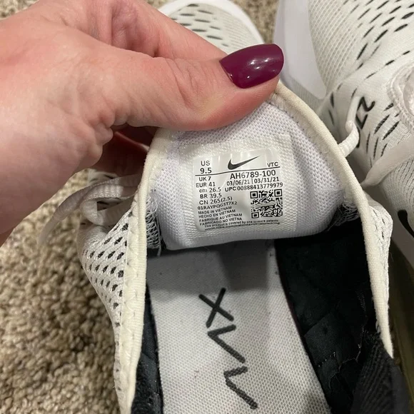 Nike Air Max 270 size 9.5 - Picture 5 of 6